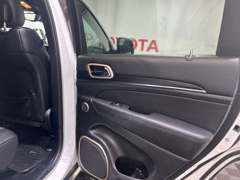 Used 2014 Jeep Grand Cherokee Summit image 14