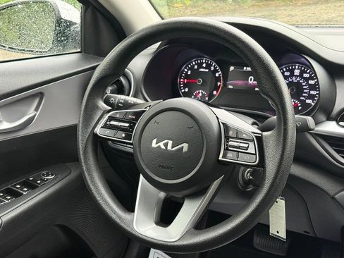 Used 2023 Kia Forte LXS w/ LXS Technology Package FWD image 15