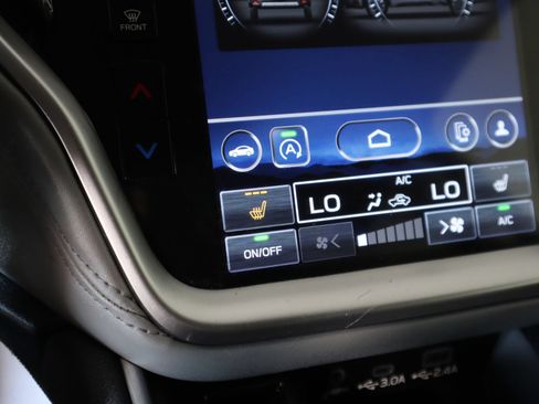Used 2023 Subaru Outback Premium AWD/4WD image 7