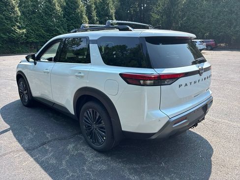 New 2026 Nissan Pathfinder SL w/ SL Premium Package AWD/4WD image 5
