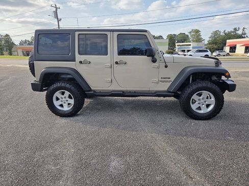 Used 2016 Jeep Wrangler Unlimited Sport w/ Quick Order Package 24S AWD/4WD image 2
