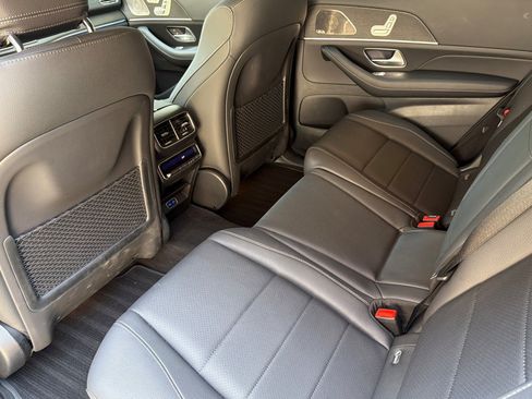Used 2026 Mercedes-Benz GLS 450 4MATIC image 11