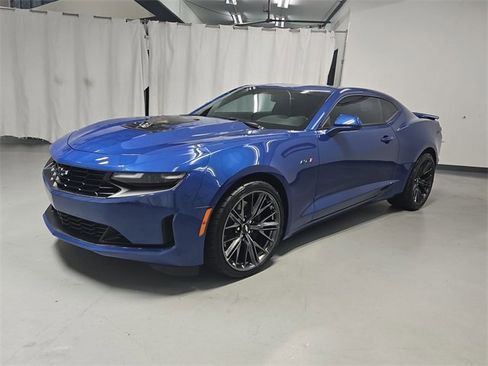 Used 2021 Chevrolet Camaro LT image 4