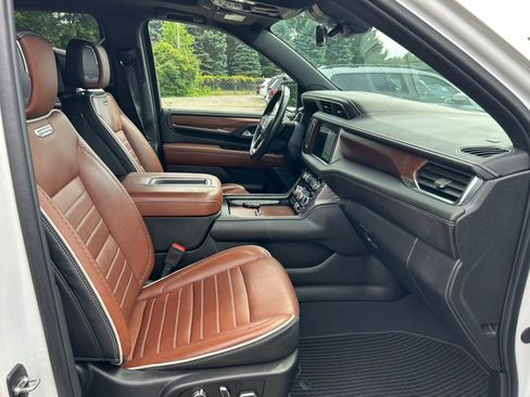 Used 2024 GMC Yukon XL Denali Ultimate AWD/4WD image 27