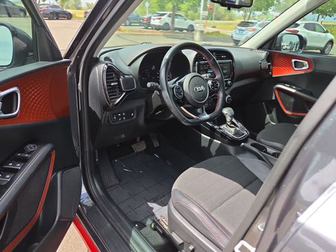 Used 2021 Kia Soul Turbo FWD image 10