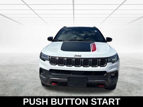 Used 2024 Jeep Compass Trailhawk image 9