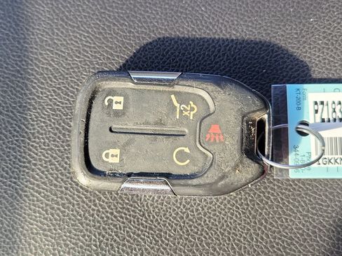 Used 2023 GMC Acadia SLT image 33