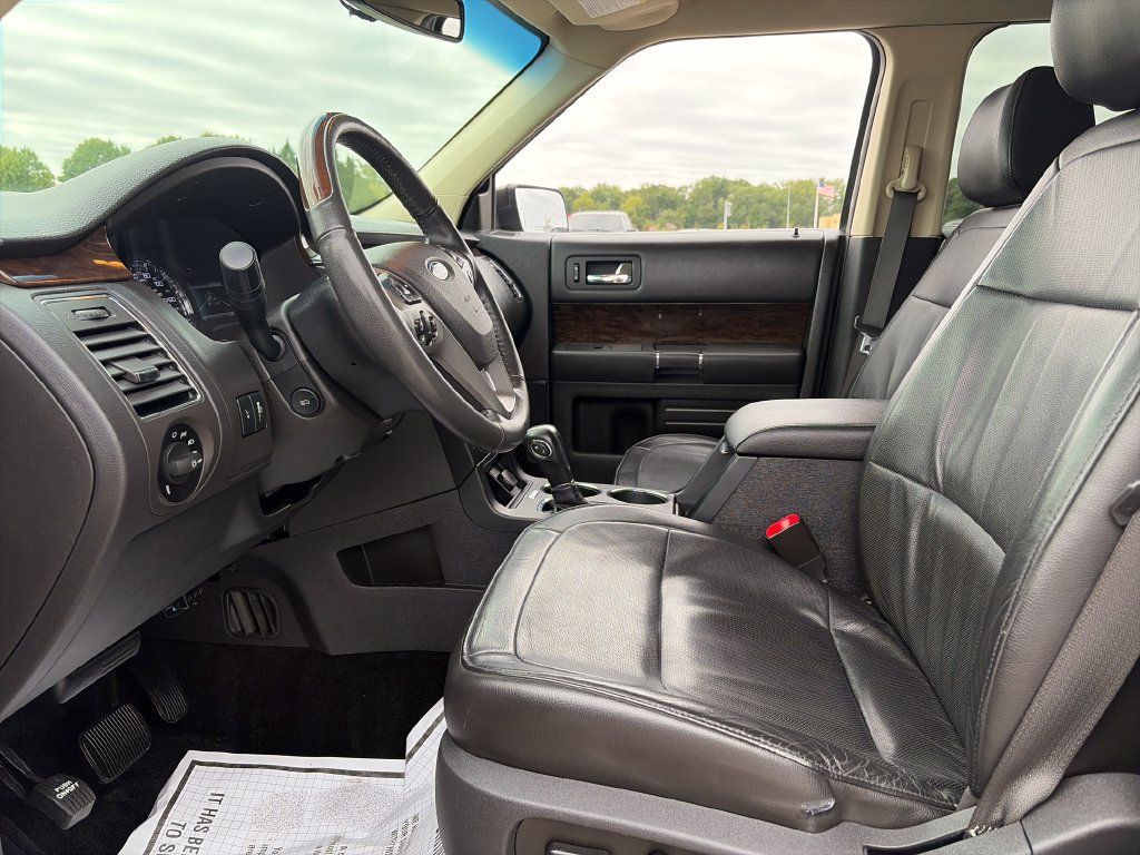 Used 2018 Ford Flex Limited AWD/4WD image 17