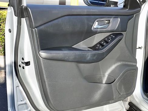 Used 2024 Nissan Rogue SV FWD image 23