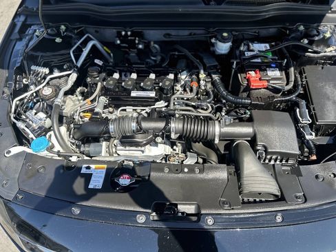 Used 2018 Honda Accord Sport image 19
