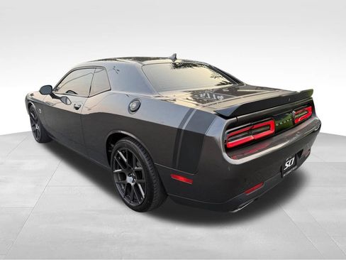 Used 2018 Dodge Challenger R/T Scat Pack RWD image 3