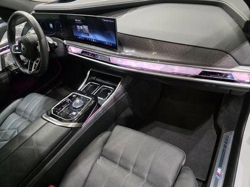 Used 2025 BMW 760i xDrive w/ Executive Package AWD/4WD image 24