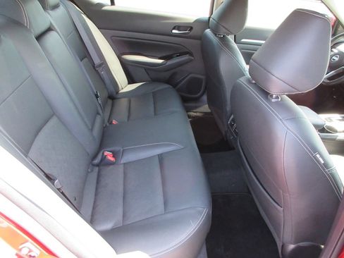 Used 2024 Nissan Altima 2.5 SL FWD image 17