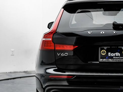 Used 2020 Volvo V60 T5 Momentum w/ Protection Package Premier image 11