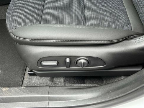 Used 2025 Buick Envista Preferred w/ Convenience I Package image 20