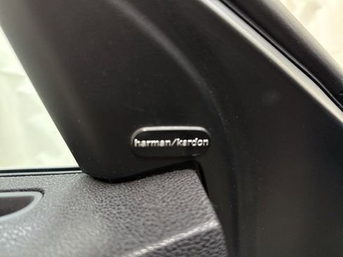 Used 2017 Chrysler 300 C w/ Safetytec Plus Group image 28