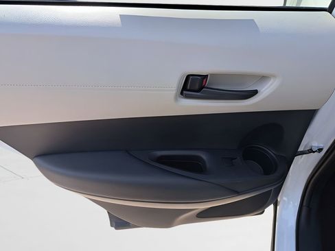 Certified 2025 Toyota Corolla Cross LE image 7