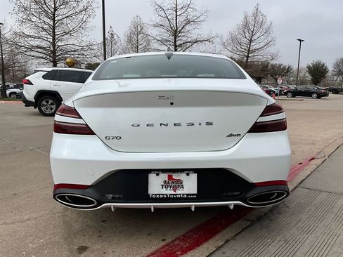 Used 2025 Genesis G70 2.5T image 7