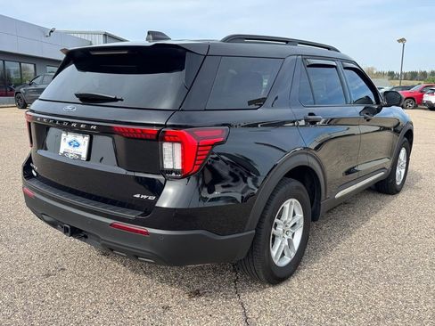 Used 2025 Ford Explorer Active AWD/4WD image 4