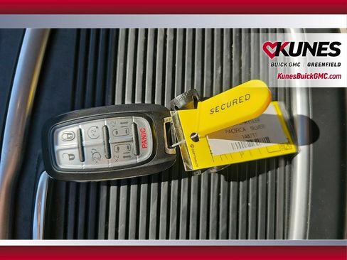 Used 2024 Chrysler Pacifica Touring-L FWD image 26