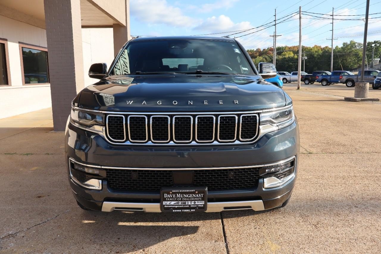 Used 2024 Jeep Wagoneer L Series II w/ Flexible Seating Group AWD/4WD image 8