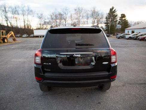 Used 2015 Jeep Compass Latitude image 4