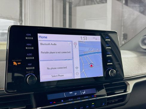 Used 2021 Toyota Sienna XSE w/ XSE Plus Package image 11