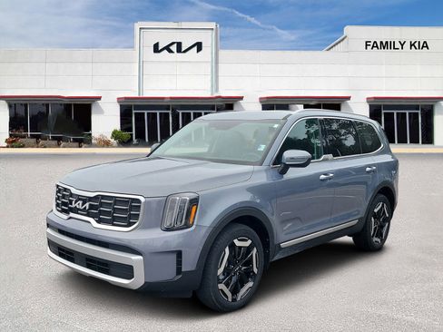 Certified 2025 Kia Telluride S image 3
