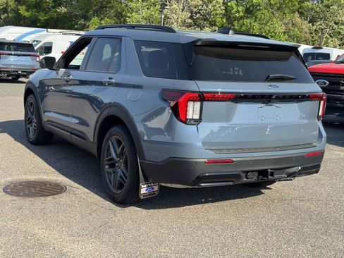 New 2026 Ford Explorer ST-Line w/ ST-Line Street Pack AWD/4WD image 4