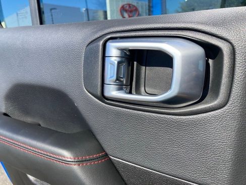 Used 2024 Jeep Wrangler Unlimited Rubicon image 12