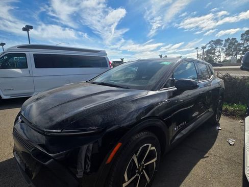 Used 2025 Chevrolet Equinox EV LT image 2