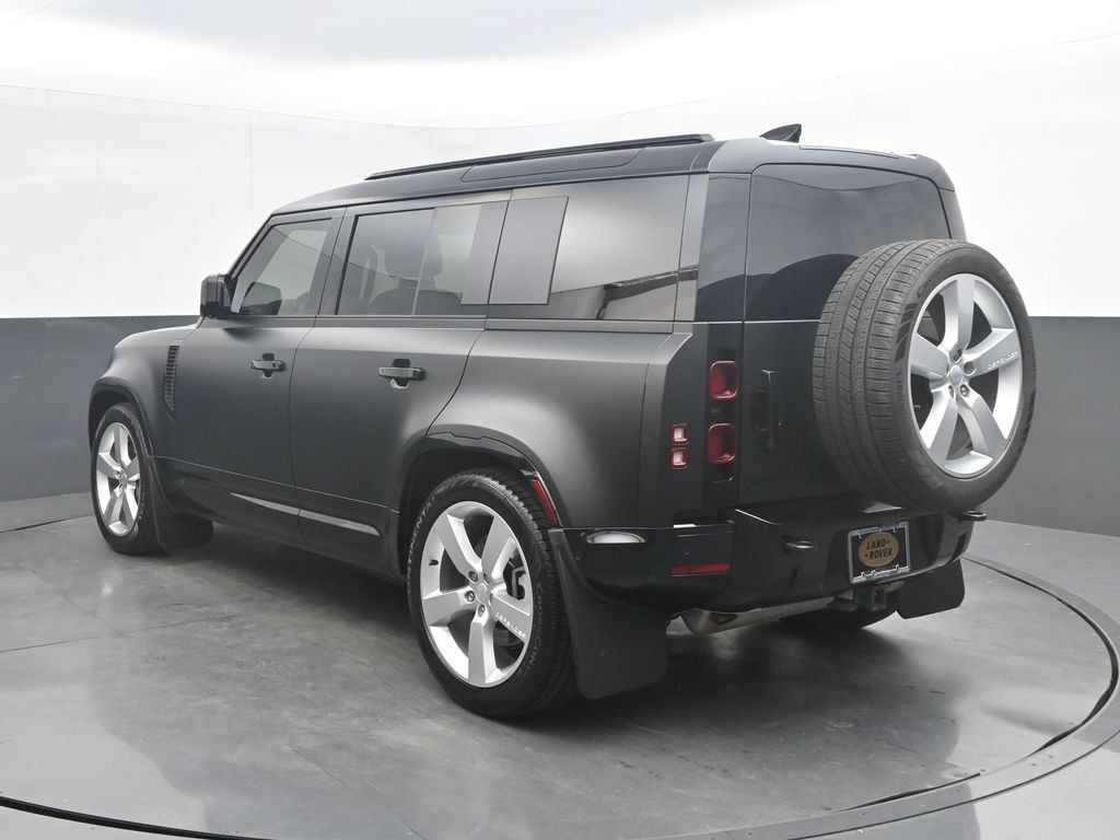 Used 2025 Land Rover Defender 110 X-Dynamic SE AWD/4WD image 3