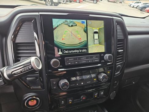Used 2022 Nissan Titan PRO-4X w/ Pro-4x Convenience Package image 18