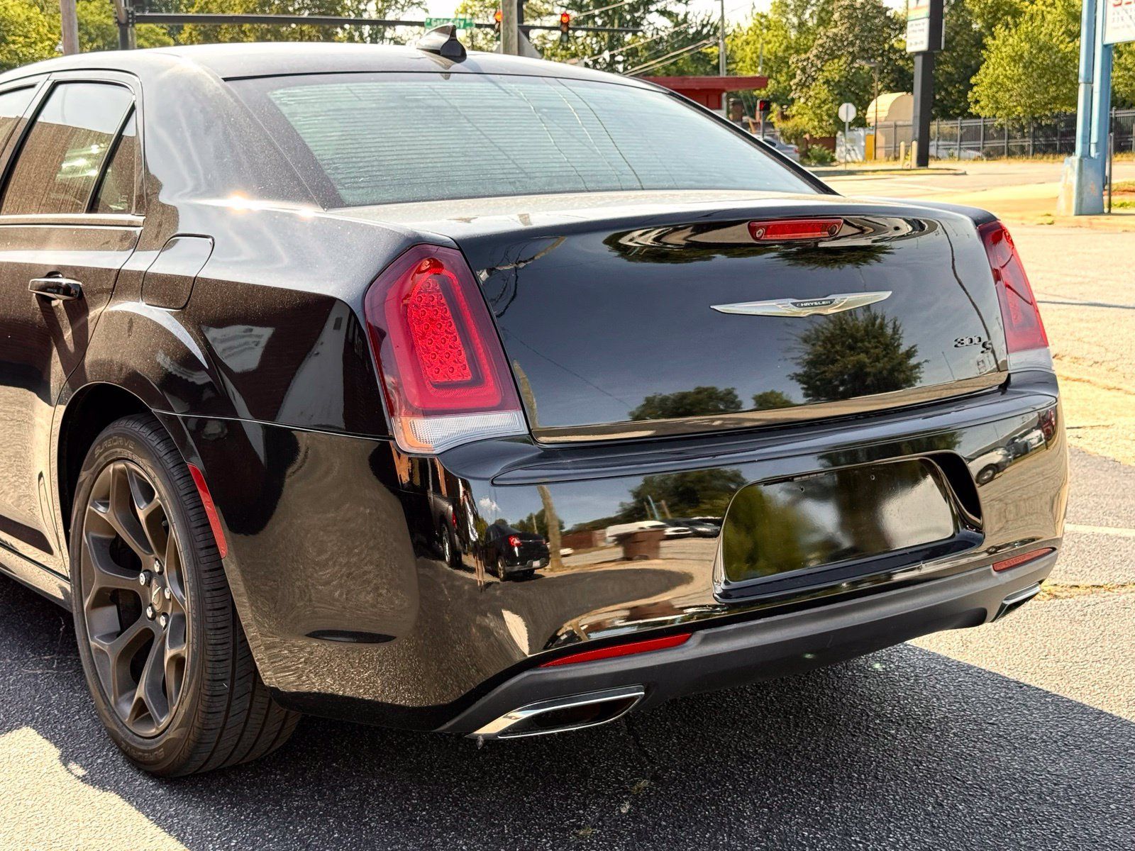 Used 2016 Chrysler 300 S RWD image 4