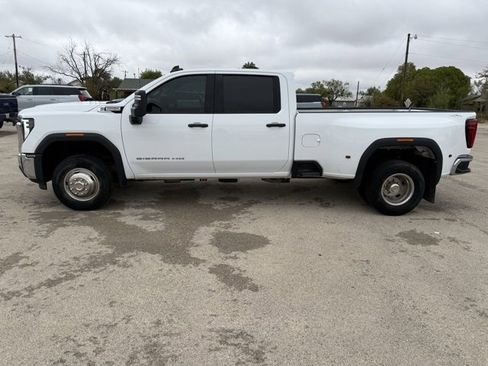 Used 2024 GMC Sierra 3500 Pro w/ Convenience Package image 4