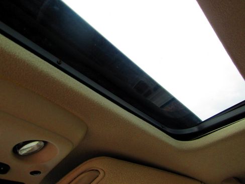 Used 2003 Cadillac Escalade EXT image 11