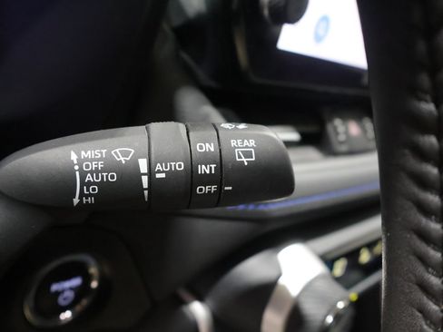 Used 2025 Toyota RAV4 XSE w/ Advanced Technology Package AWD/4WD image 38