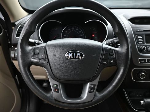 Used 2014 Kia Sorento LX image 13