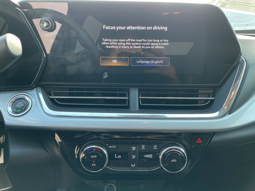 Used 2025 Chevrolet Trax LT FWD image 12