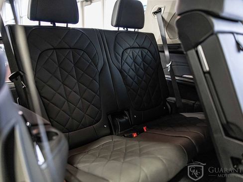 Used 2025 BMW X7 xDrive40i w/ Premium Package image 40