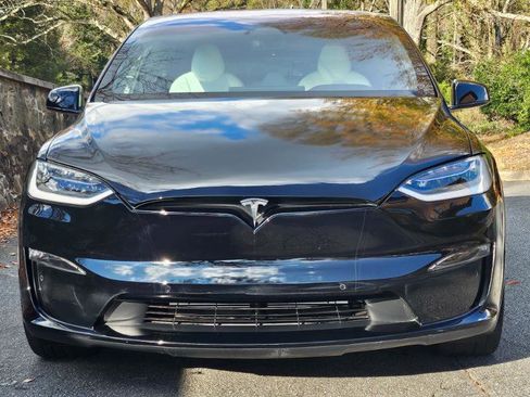 Used 2022 Tesla Model X Plaid image 6