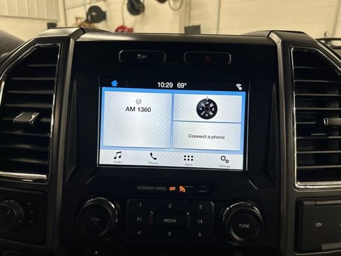 Used 2016 Ford F150 XLT w/ Equipment Group 302A Luxury AWD/4WD image 16