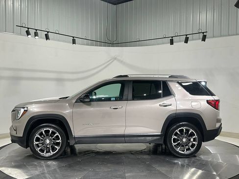Used 2025 GMC Terrain Elevation w/ Elevation Premium Package AWD/4WD image 16