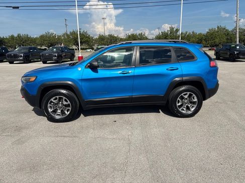 Used 2019 Jeep Cherokee Trailhawk w/ Cold Weather Group AWD/4WD image 6
