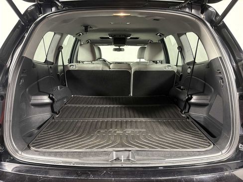 Used 2017 Nissan Titan SL RWD image 47