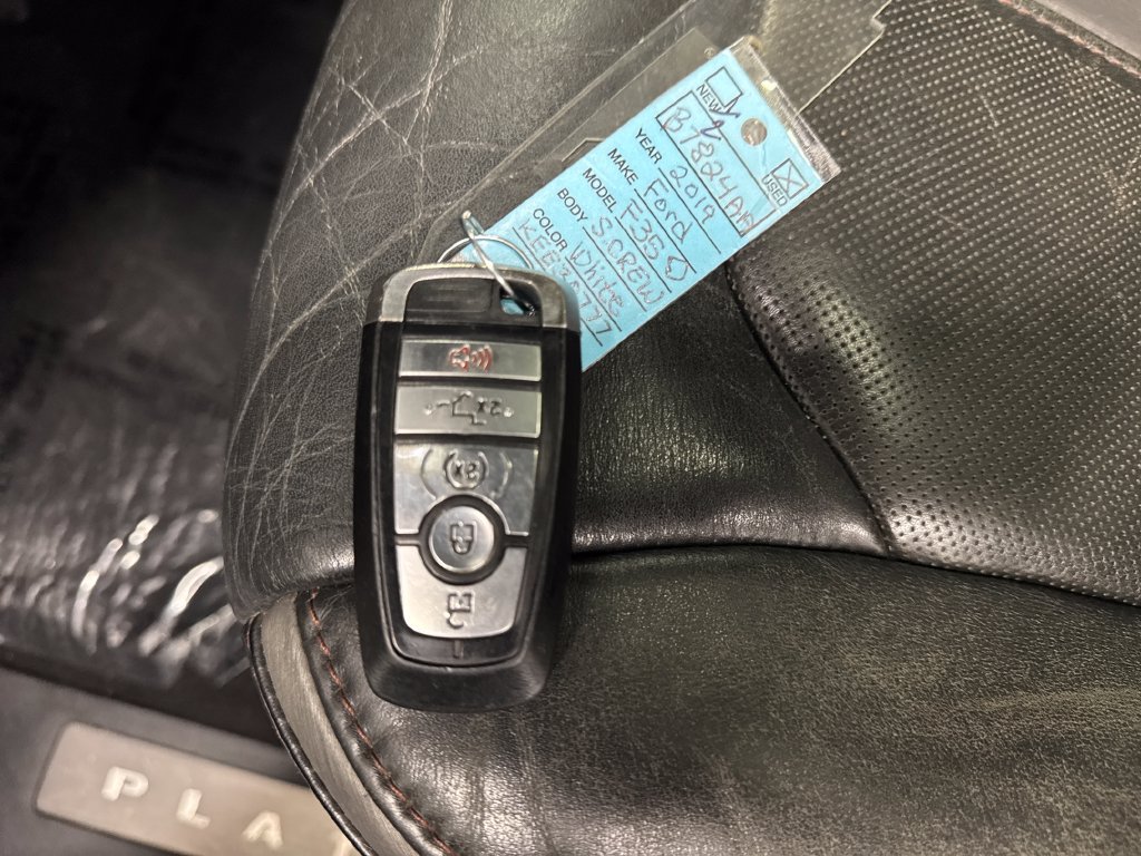 Used 2019 Ford F350 Platinum w/ Platinum Ultimate Package AWD/4WD image 32