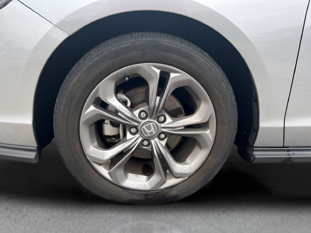 Used 2023 Honda Accord EX image 31