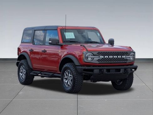 Used 2024 Ford Bronco Badlands image 8