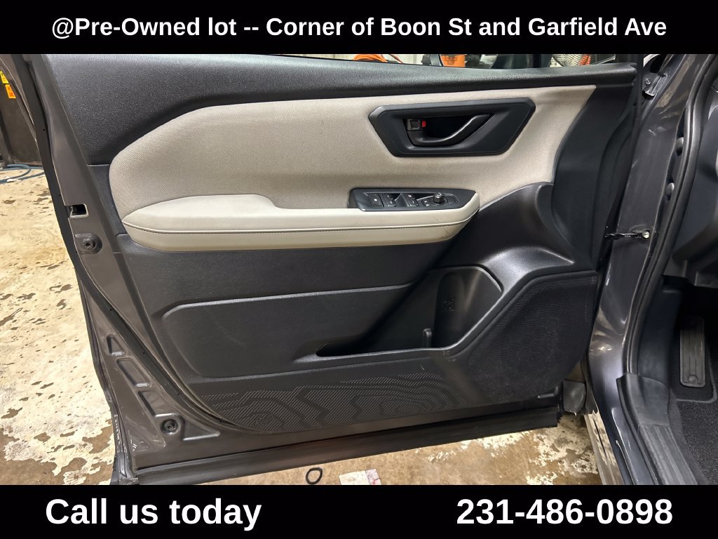 Used 2025 Subaru Forester AWD/4WD image 15