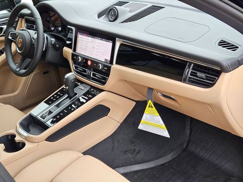 New 2026 Porsche Macan image 26